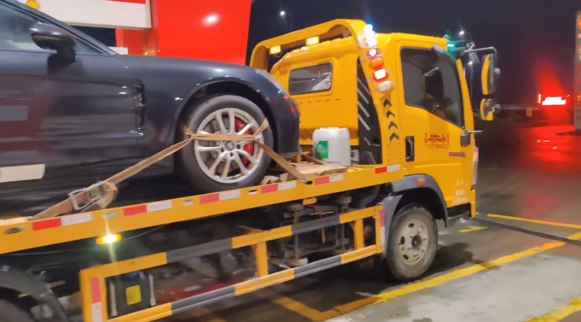 鞍山行车途中遇到突发状况该如何呼叫道路救援？
